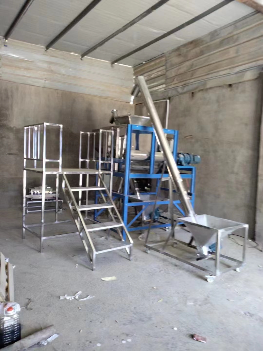 新疆用戶小型洗衣粉生產線（xiàn）